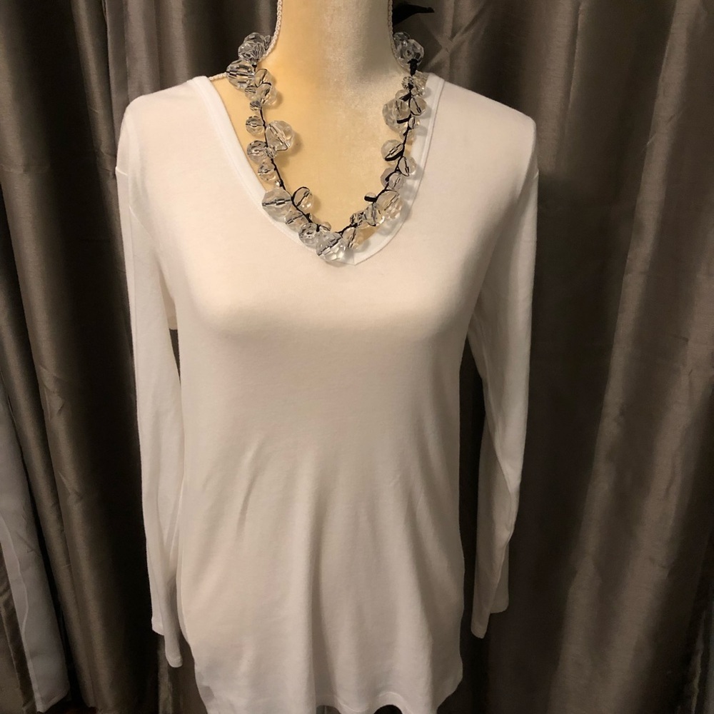 White Long sleeve Tee New without tag